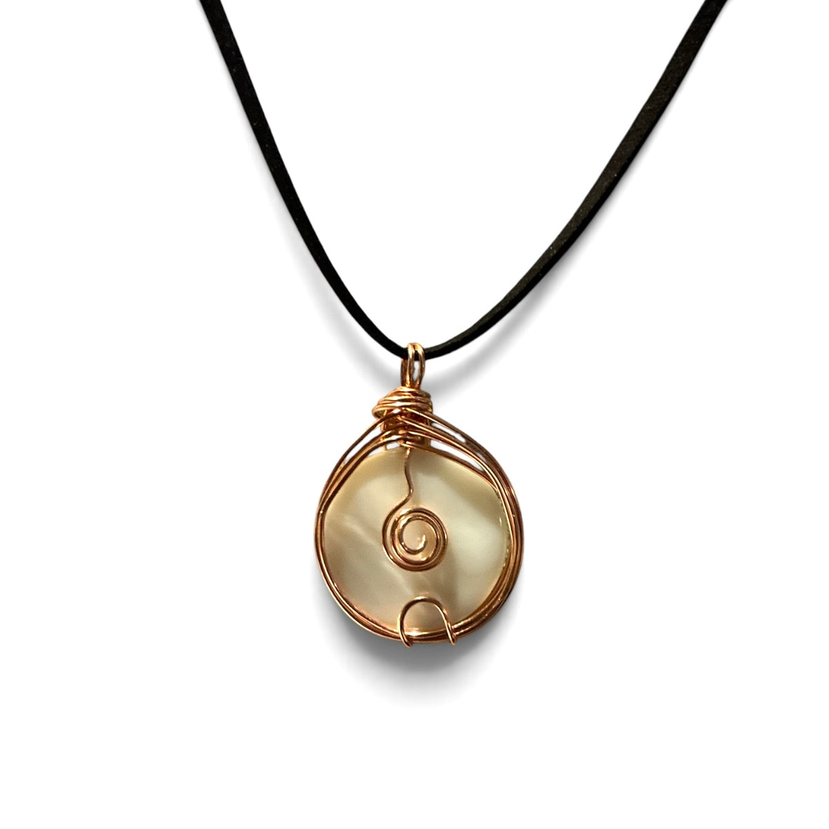 Handmade Wired MOP Shell White 30mm Flat Round Pendant in Black Faux Suede Cord Necklace Women