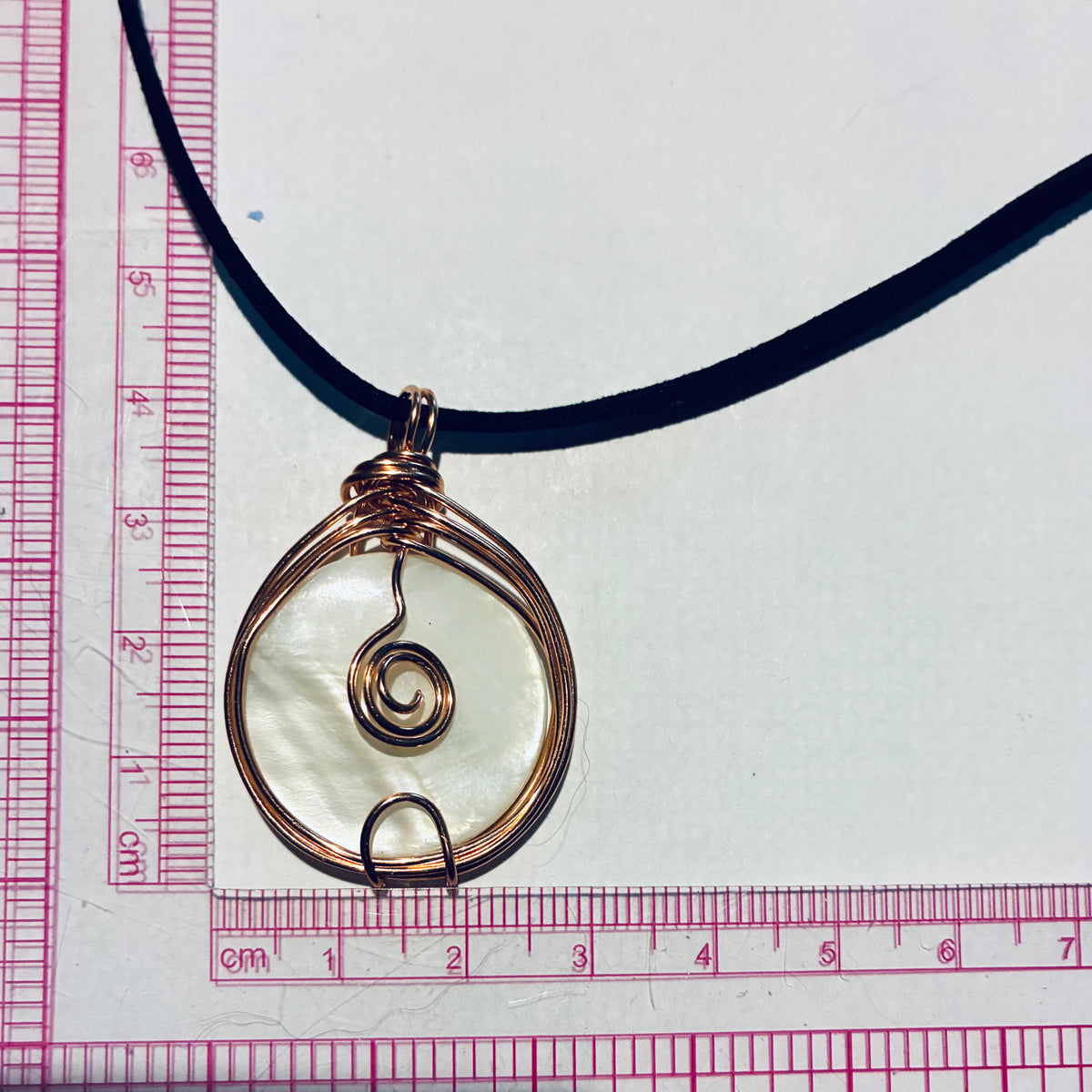 Handmade Wired MOP Shell White 30mm Flat Round Pendant in Black Faux Suede Cord Necklace Women